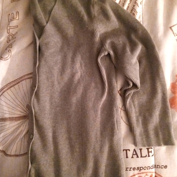 Sweater - Picture 4 of 4